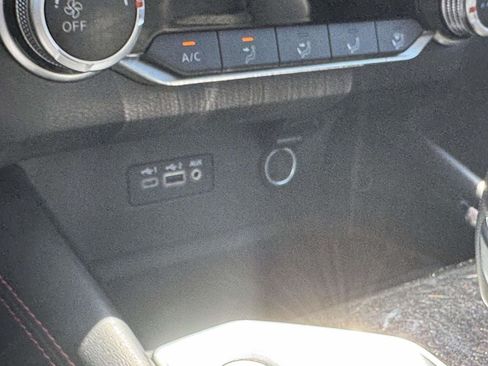 Used 2023 Nissan Altima 2.5 SR FWD image 14