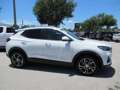 Used 2023 Buick Encore GX Select FWD image 2