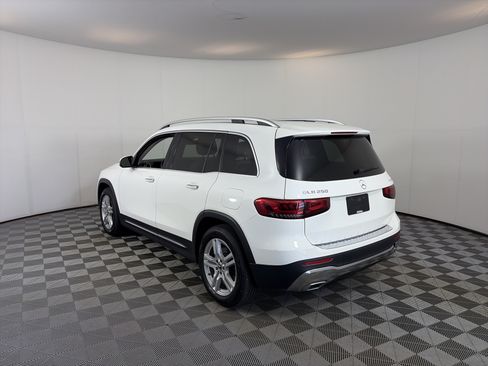 Certified 2022 Mercedes-Benz GLB 250 4MATIC image 8