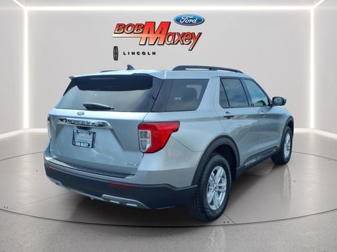 Used 2023 Ford Explorer XLT w/ Equipment Group 202A AWD/4WD image 4
