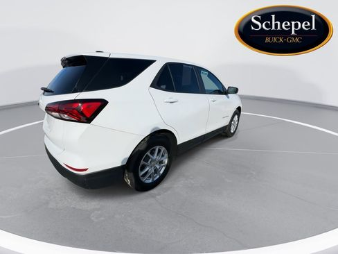 Certified 2024 Chevrolet Equinox LS w/ LS Convenience Package image 8