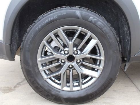 Used 2024 Nissan Rogue S image 9