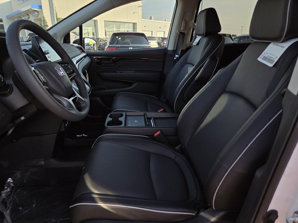 New 2026 Honda Odyssey Touring image 14