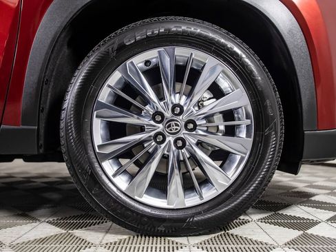 Used 2025 Toyota Grand Highlander AWD image 50