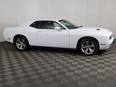 Used 2019 Dodge Challenger SXT image 11