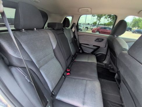 Used 2021 Nissan Rogue S FWD image 17