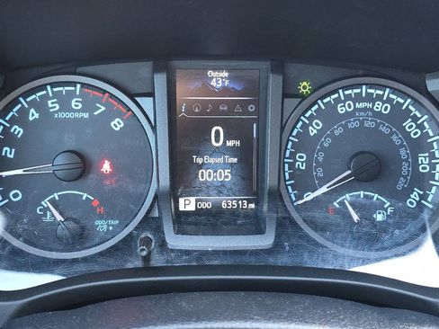 Used 2018 Toyota Tacoma TRD Off-Road image 39