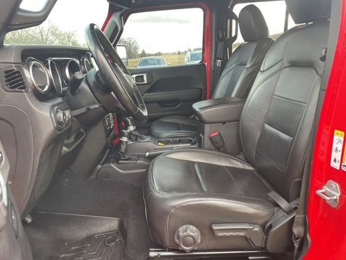 Used 2020 Jeep Wrangler Unlimited Sahara image 12