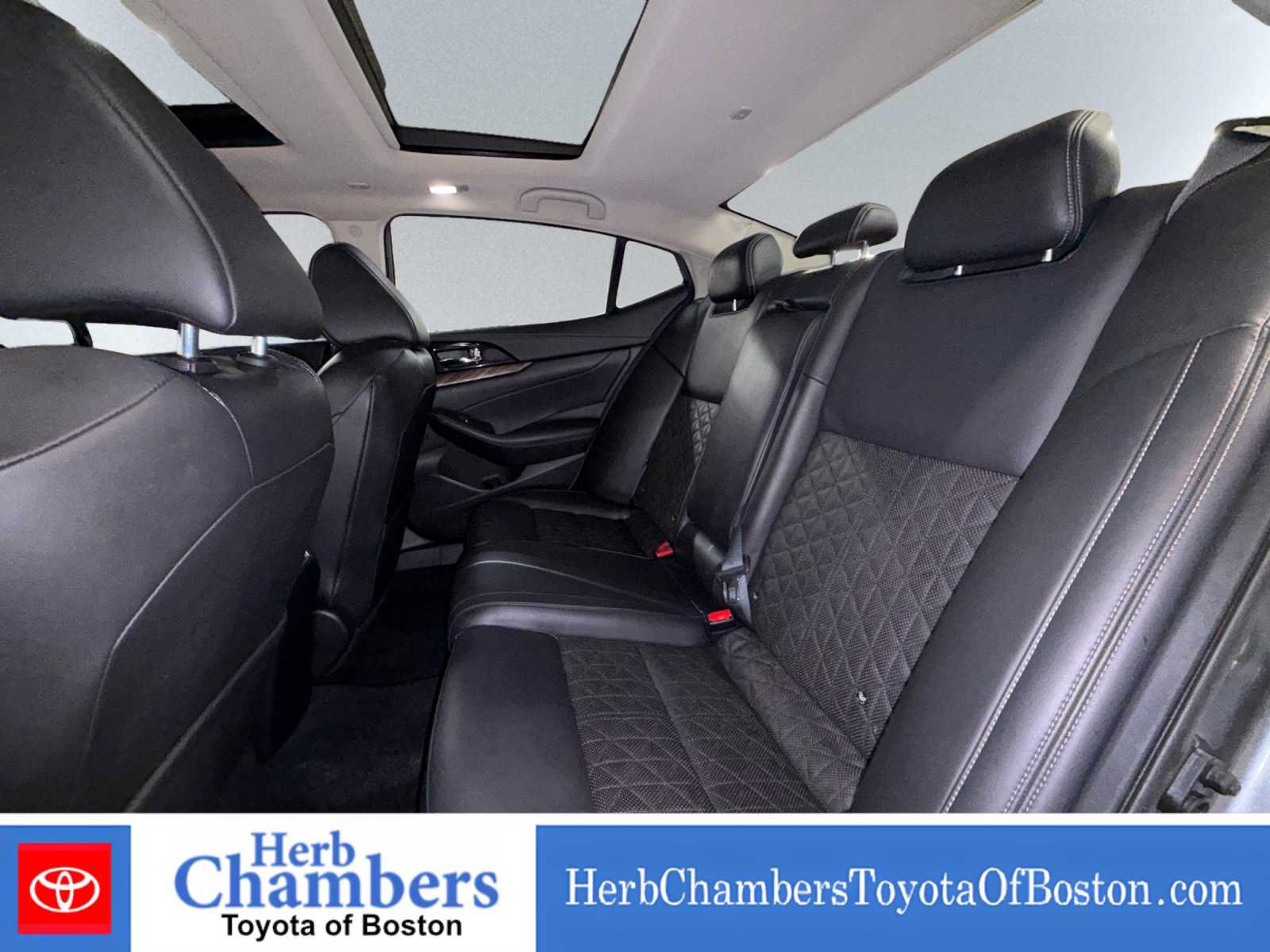 Used 2016 Nissan Maxima Platinum FWD image 18