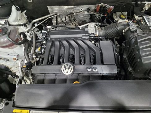 Used 2021 Volkswagen Atlas Cross Sport SE FWD image 30