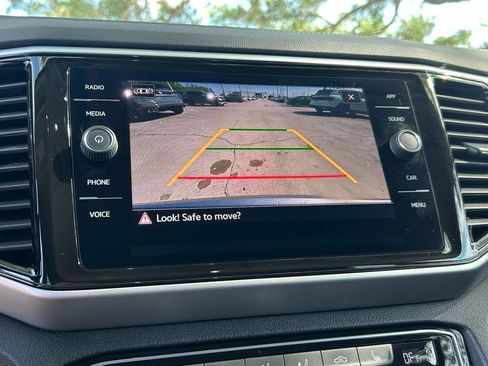 Used 2023 Volkswagen Atlas SE w/ Black Wheel Package image 33