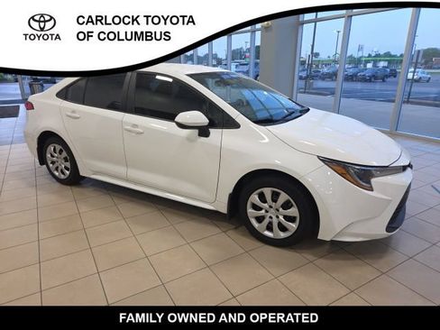 Used 2025 Toyota Corolla LE FWD image 5