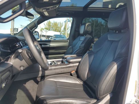 Used 2023 Jeep Wagoneer Series II image 13