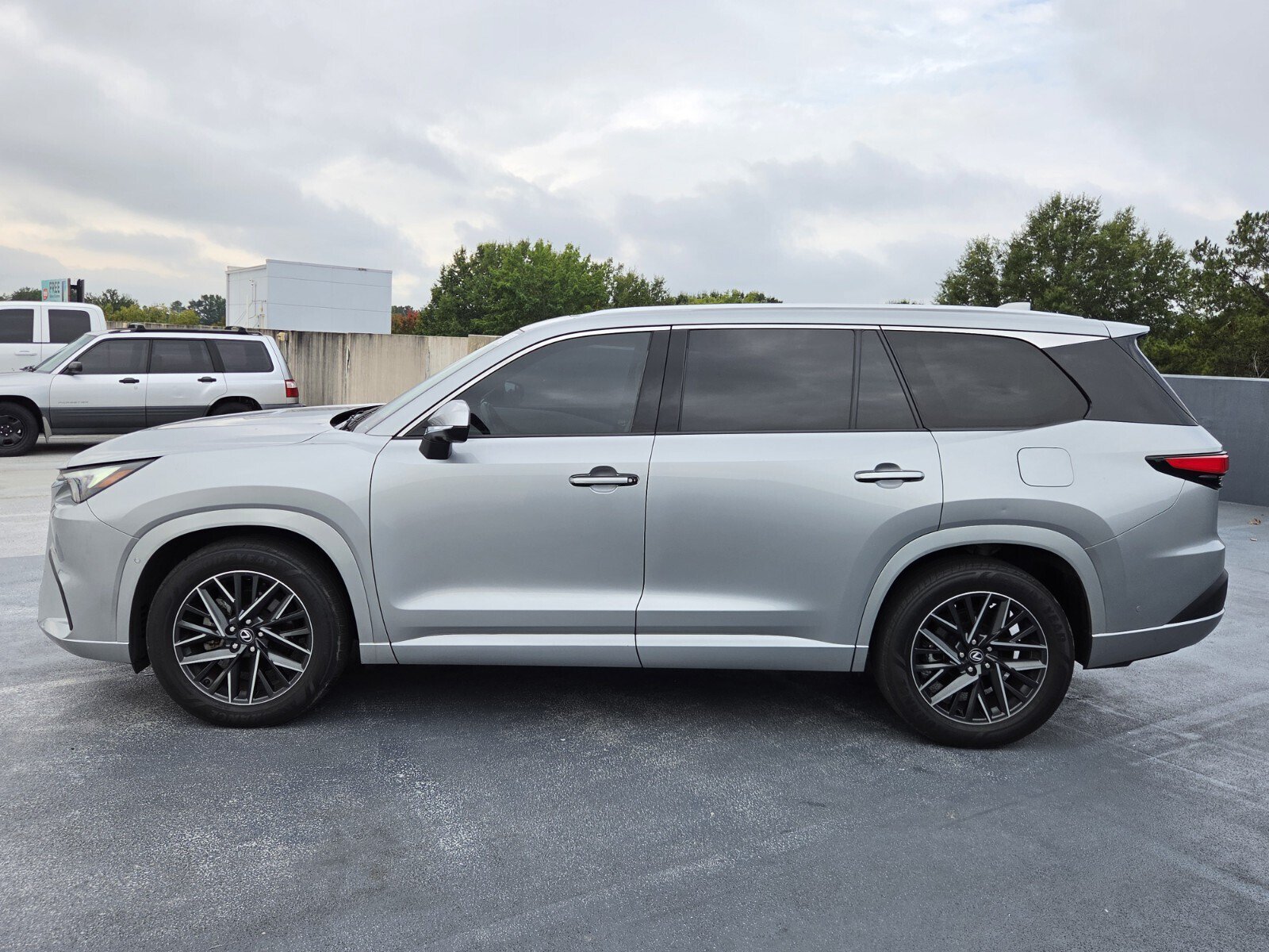 Used 2025 Lexus TX 350 FWD w/ Technology Package image 2