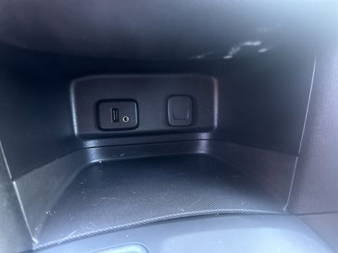 Used 2018 Chevrolet Equinox LT image 33