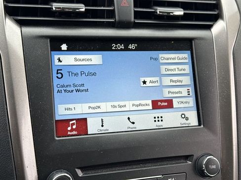 Used 2018 Ford Fusion SE w/ Fusion SE Technology Package image 18