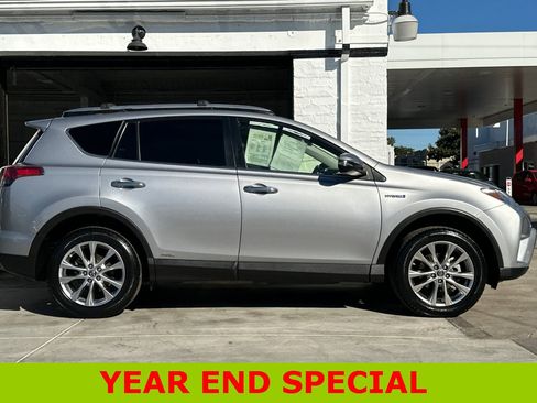 Used 2018 Toyota RAV4 Limited image 3