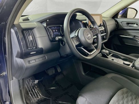 Used 2022 Nissan Pathfinder S AWD/4WD image 9