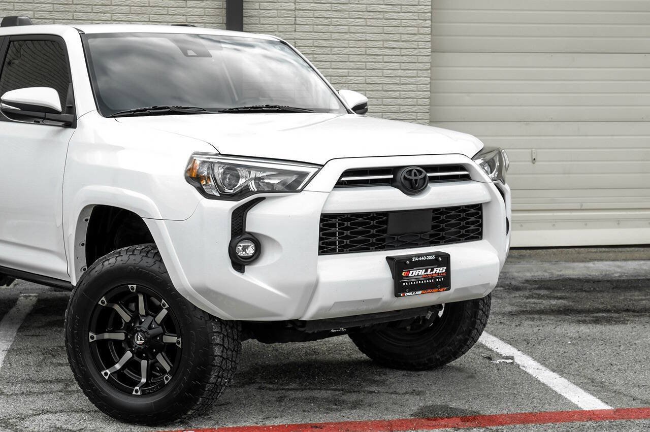 Used 2021 Toyota 4Runner SR5 Premium w/ Moonroof Package AWD/4WD image 9