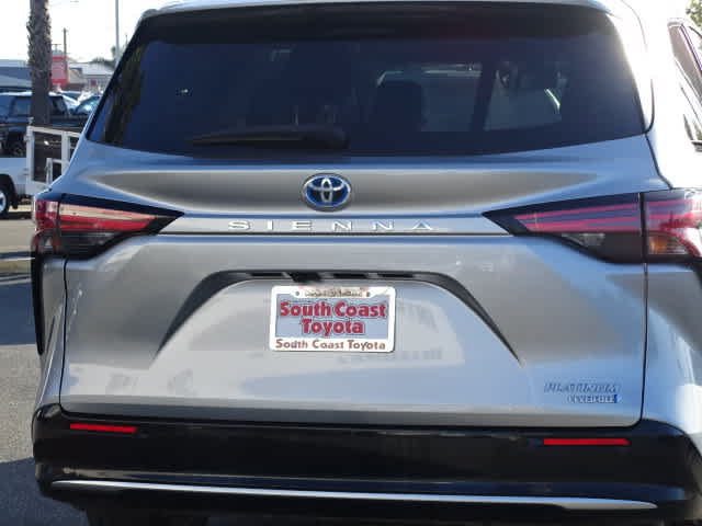 Used 2024 Toyota Sienna Platinum FWD image 14