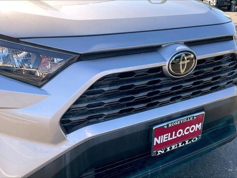 Used 2019 Toyota RAV4 LE w/ Carpet Mat Package image 30