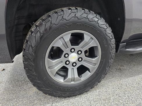 Used 2018 Chevrolet Tahoe LT image 34