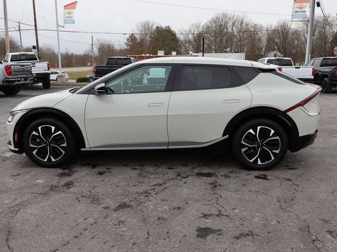 Used 2022 Kia EV6 Wind image 34