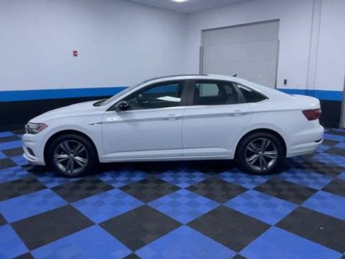 Used 2019 Volkswagen Jetta R-Line w/ R-Line Cold Weather Package FWD image 5