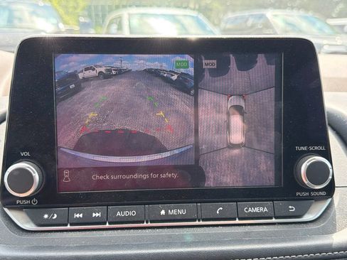 Used 2021 Nissan Rogue SL FWD image 28