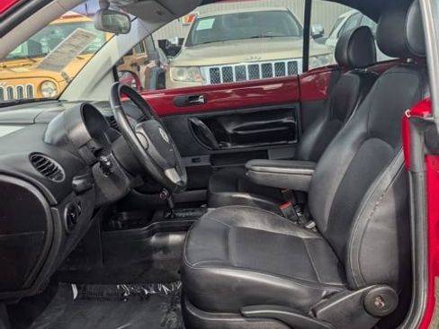 Used 2008 Volkswagen Beetle SE image 7