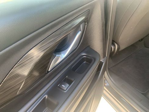 Used 2024 GMC Terrain SLE image 38