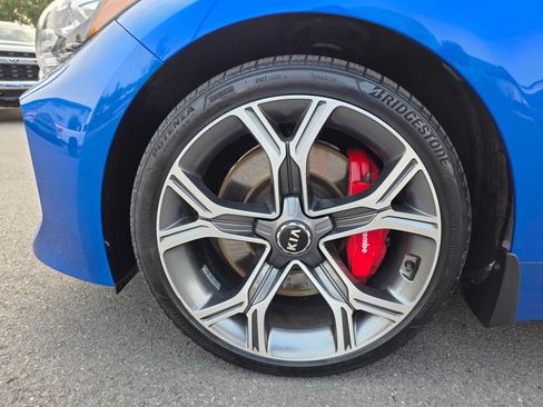 Used 2019 Kia Stinger GT2 AWD/4WD image 9