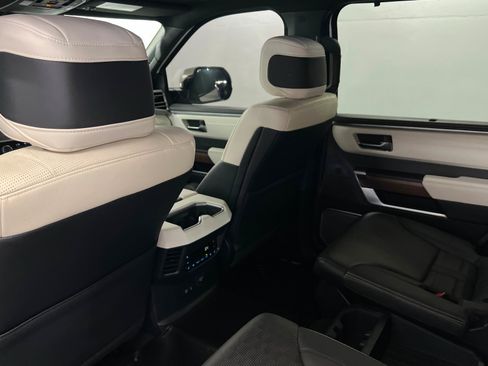 Used 2023 Toyota Sequoia Capstone AWD/4WD image 20
