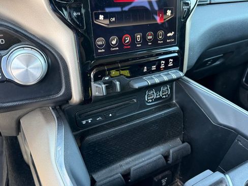 Used 2019 RAM 1500 Laramie image 23