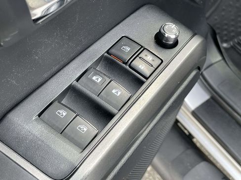 Used 2018 Toyota Tacoma TRD Sport image 16