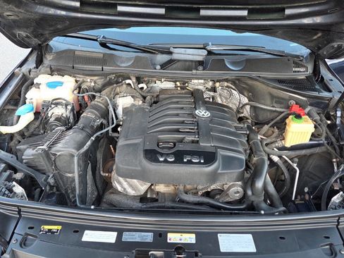 Used 2012 Volkswagen Touareg VR6 image 48