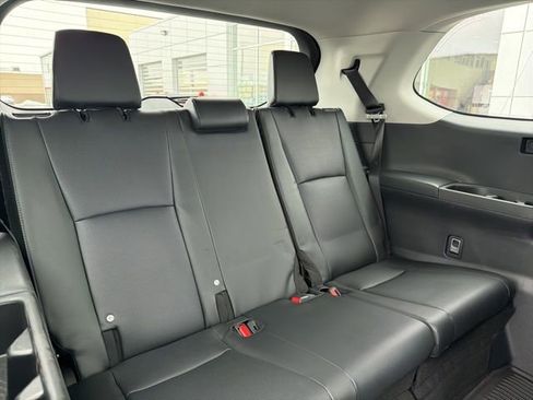 Used 2024 Toyota Grand Highlander Limited image 43