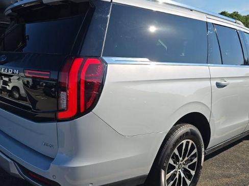 Used 2025 Ford Expedition Max Platinum AWD/4WD image 5