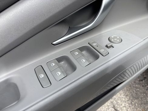 Used 2024 Hyundai Elantra SEL w/ Convenience Package FWD image 15