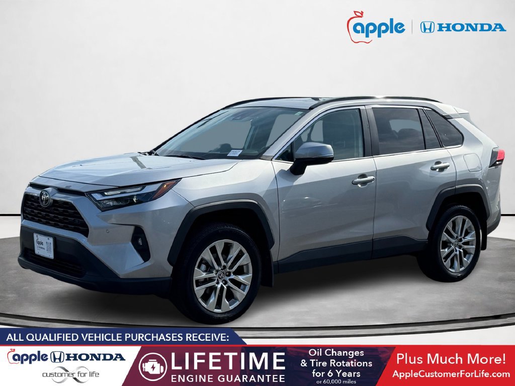 Used 2025 Toyota RAV4 XLE Premium w/ Weather Package AWD/4WD image 5