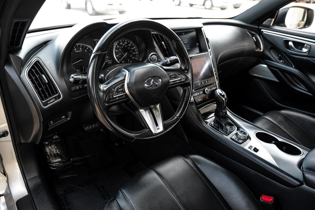Used 2020 INFINITI Q60 3.0t Luxe AWD/4WD image 2