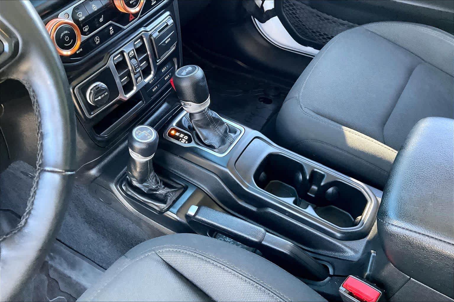 Used 2022 Jeep Wrangler Unlimited Sport AWD/4WD image 15
