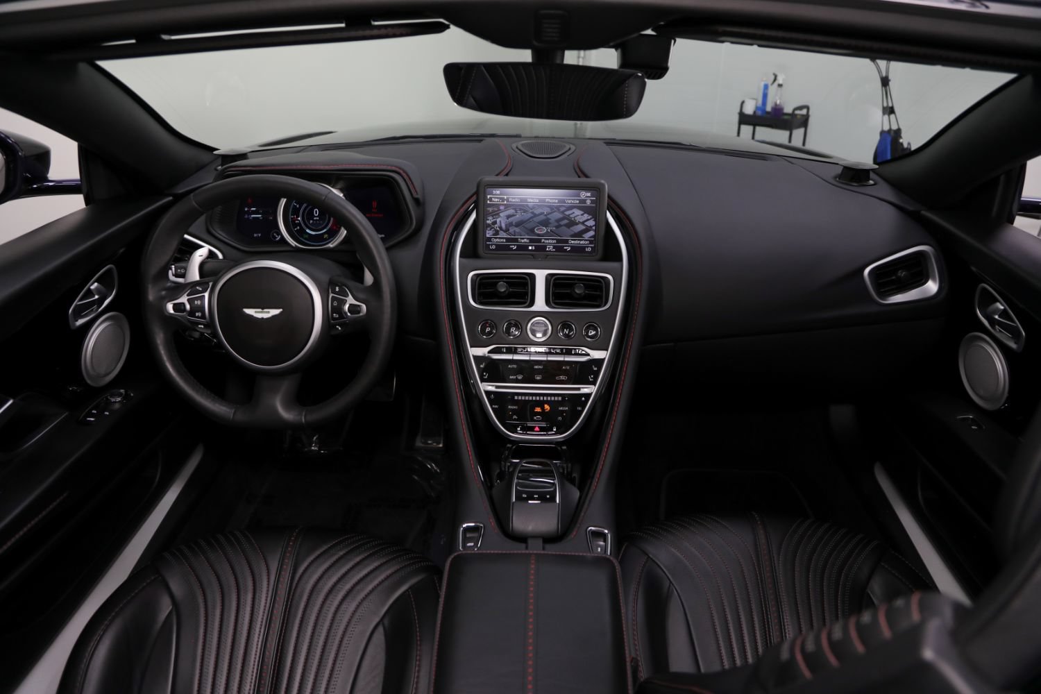 Used 2019 Aston Martin DB11 Volante RWD image 11