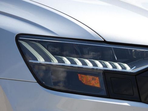 Used 2021 Audi Q8 Prestige image 9