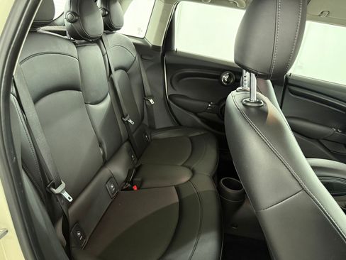 Used 2017 MINI Cooper 4-Door Hardtop image 30