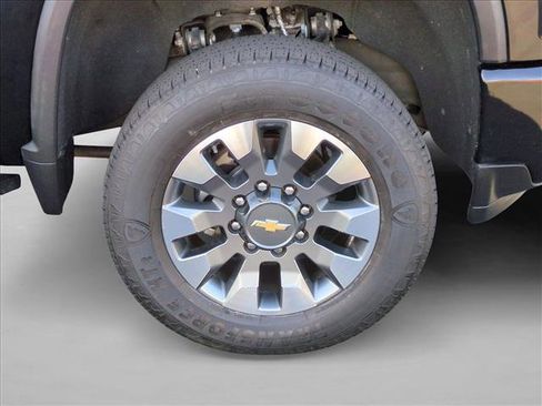 Used 2022 Chevrolet Silverado 2500 Custom w/ Custom Value Package image 22