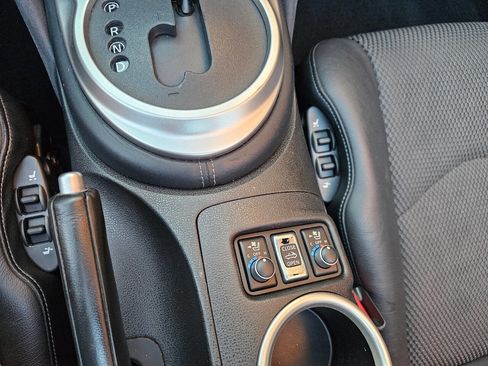 Used 2010 Nissan 370Z Touring image 25