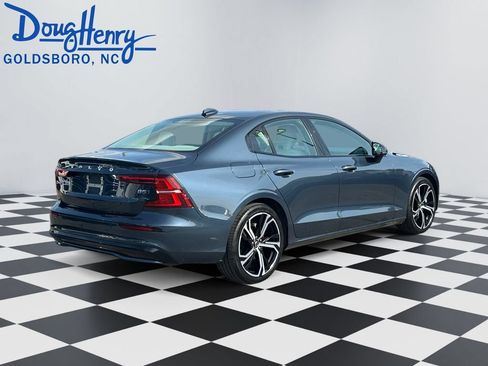 Used 2024 Volvo S60 B5 Core AWD/4WD image 5