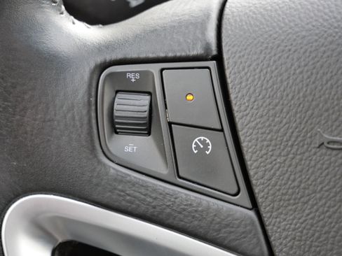 Used 2013 Chevrolet Captiva Sport LT w/ Convenience Package image 25