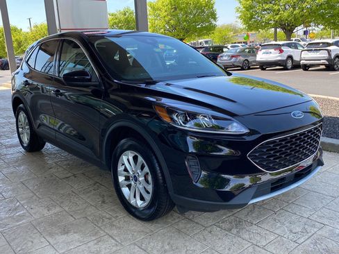 Used 2020 Ford Escape SE AWD/4WD image 3